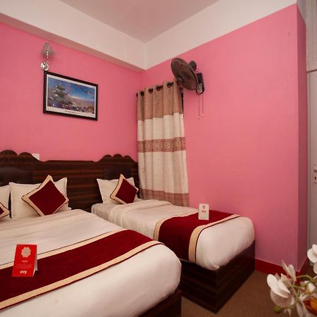 Oyo 195 Global Hotel And Resort Катманду Екстериор снимка