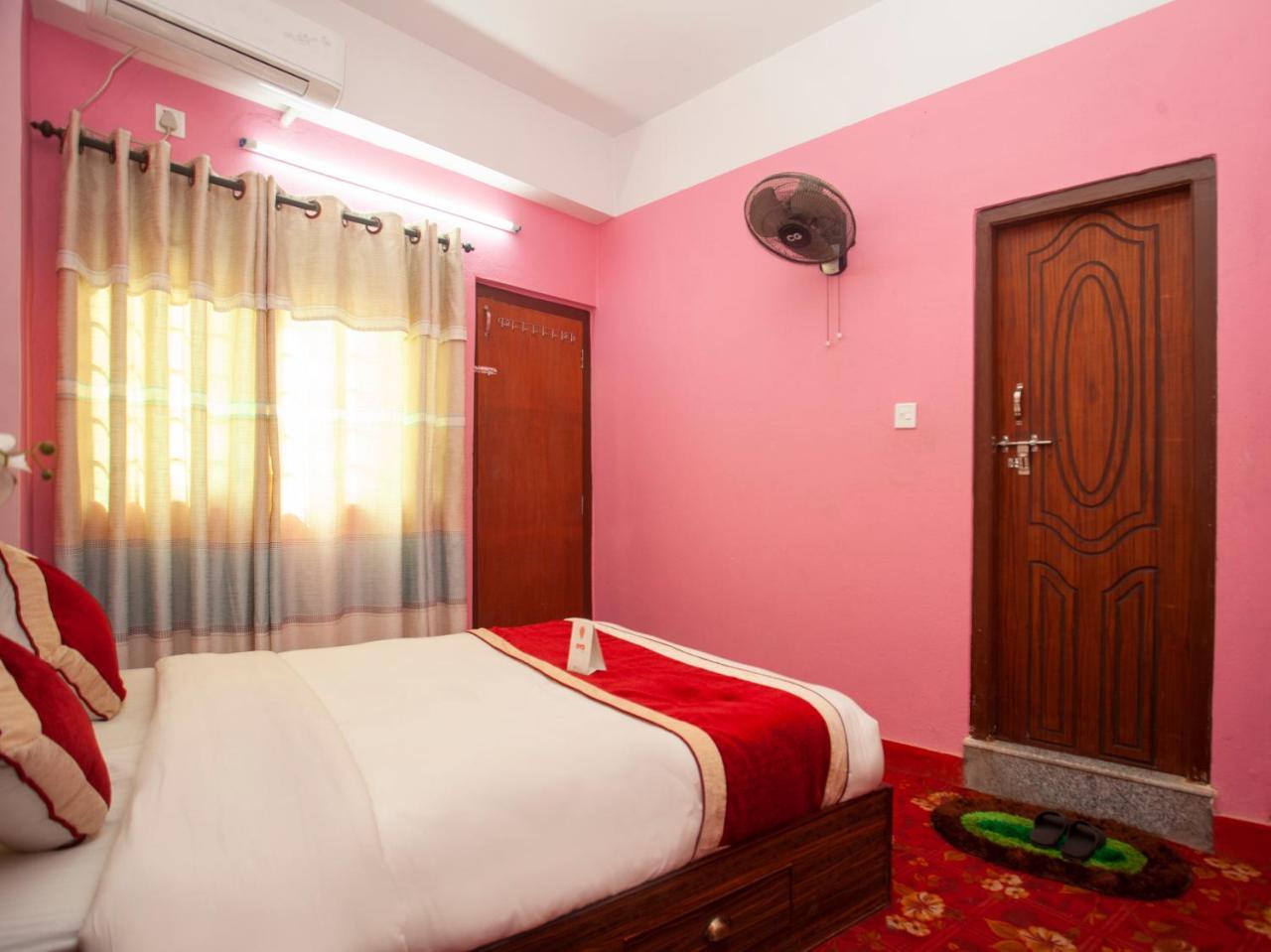 Oyo 195 Global Hotel And Resort Катманду Екстериор снимка